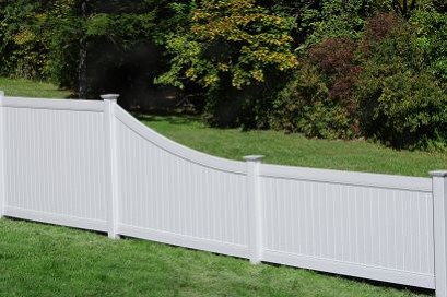 The Chesterfield Swoop Vinyl Fence Section allows flawless beautiful transitions to differing fence heights. 